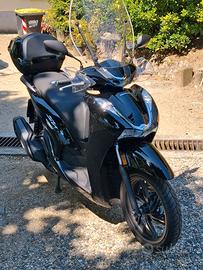 Scooter Honda SH 350
