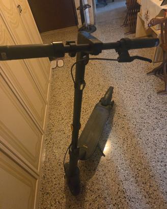 monopattino elettrico ninebot g2MAX