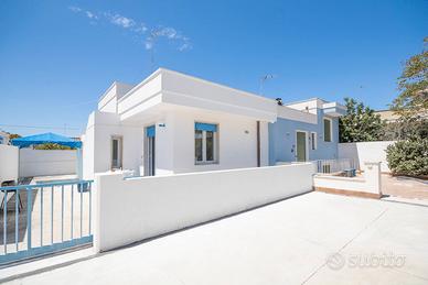 200m mare in centro vic gallipoli 2app 6p cadauno