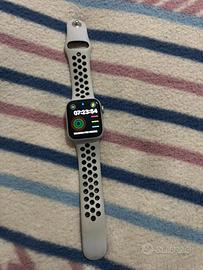Apple  watch serie 4 Nike