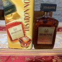 Cofanetto in latta e bottiglia Amaretto Disaronno