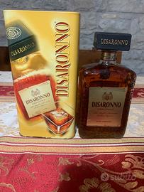 Cofanetto in latta e bottiglia Amaretto Disaronno