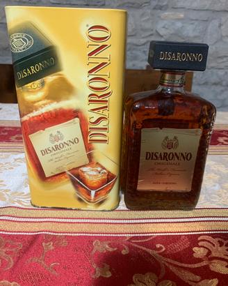 Cofanetto in latta e bottiglia Amaretto Disaronno