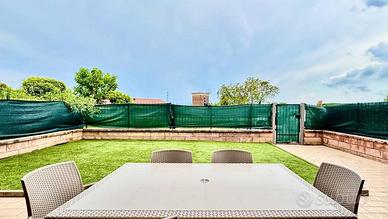 Ampio bilocale con giardino privato in residence a