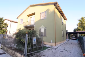 PORZIONE DI BIFAMILIARE A MARMIROLO