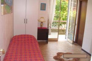 Monolocale in villa, posto auto/moto