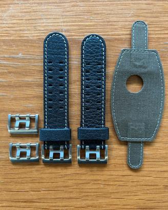 Fibbie, prolunghe e “bund” per Hamilton Khaki