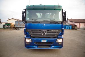AUTOCARRO MERCEDES ACTROS con gru bonfiglioli