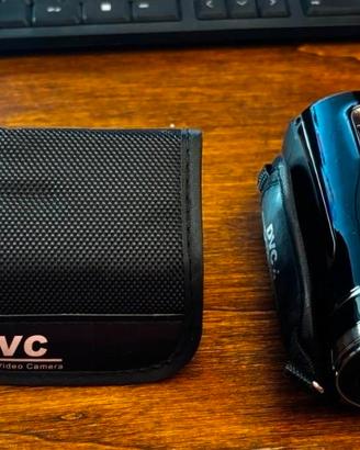 Fotocamera videocamera nuova con accessori 