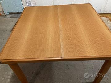 Tavolo allungabile in legno