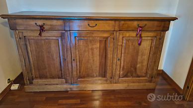 soggiorno credenza tavolo e sedie 