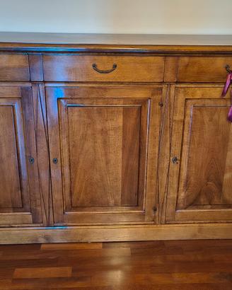 soggiorno credenza tavolo e sedie 
