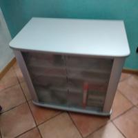 Mobiletto TV/stereo con ruote. Silver