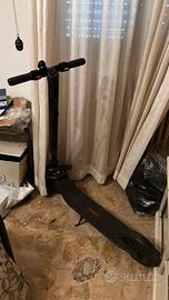 Monopattino ninebot segway e22
