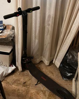 Monopattino ninebot segway e22