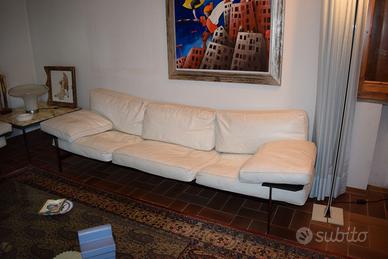 Divano modello Diesis di B&B Italia