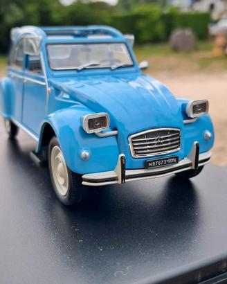 1/24 Citroen Dyane 2CV modellino
