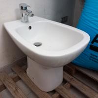 Bidet Duravit con rubinetto.