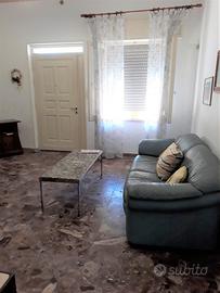 Comodo-Piano terra-Zona Sud