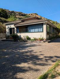 Lungovalle proprietà indipendente con terreno