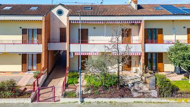 VILLA A SCHIERA A SOAVE