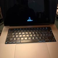 MacBook pro 16” M1 1TB 16GB ram