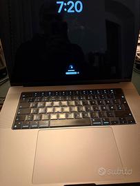 MacBook pro 16” M1 1TB 16GB ram