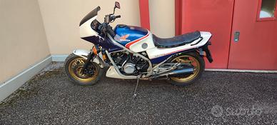 Honda VF750F RC15