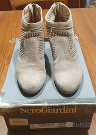 Tronchetti beige nero on sale giardini