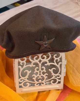Basco Militare Militaria con Fregio Stella Sanità