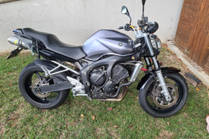 Moto Yamaha Fz6