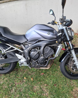 Moto Yamaha Fz6