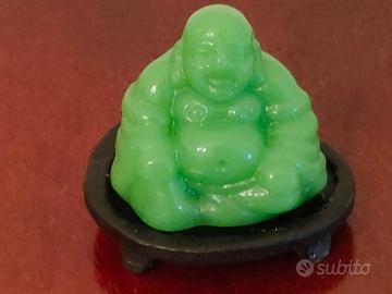 Statuina BUDDHA giada verde chiaro su piedistallo
