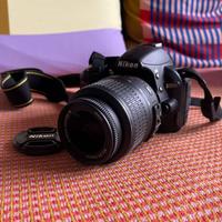 Nikon D3100 18-55 mm con custodia