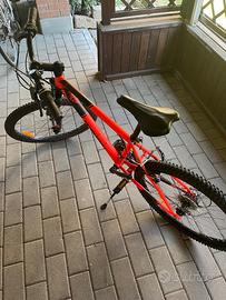 bicicletta B'TWIN Rockrider 500