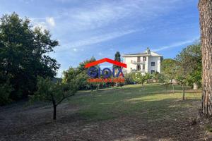 Villa di 738 m² con più di 5 locali a Marzano Appi