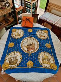 Foulard Hermès "Nefs d'Or" originale in seta 