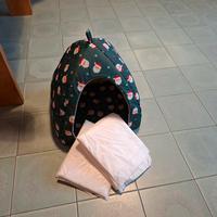 cuccia per gatto o piccolo cane e 4 traversine