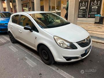 Opel corsa 1.2 benzina 2010