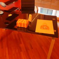 scrivania in cristallo nero