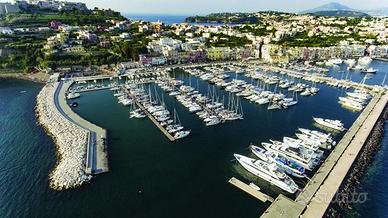 barca cabinati walk around lista privati