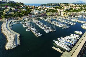 barca cabinati walk around lista privati