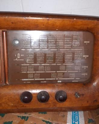 Radio d'epoca a valvole Magnadyne S 89