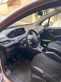 Peugeot 208 1.4 HDI 25 km / l - neopatentati-
