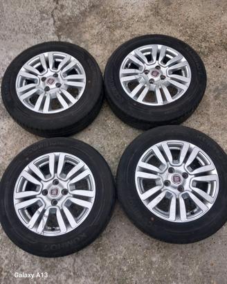 Gomme con cerchi in lega 185 65 15
