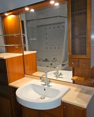 Mobile bagno marmo rosa e legno chiaro