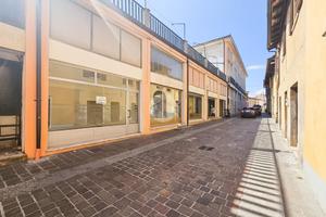 NEGOZIO A VOLTA MANTOVANA