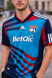 Terza maglia Olympique Lione 2010-2011