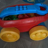 Carrello con costruzioni grandi