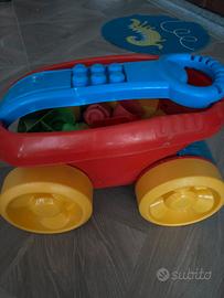 Carrello con costruzioni grandi
